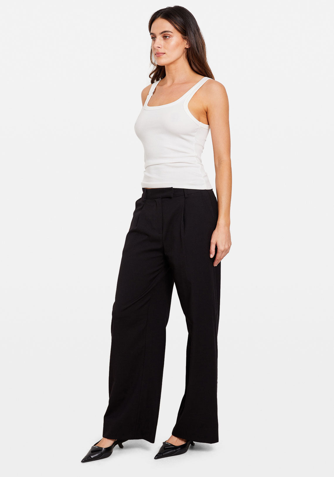 HARDWARE TANK WHITE