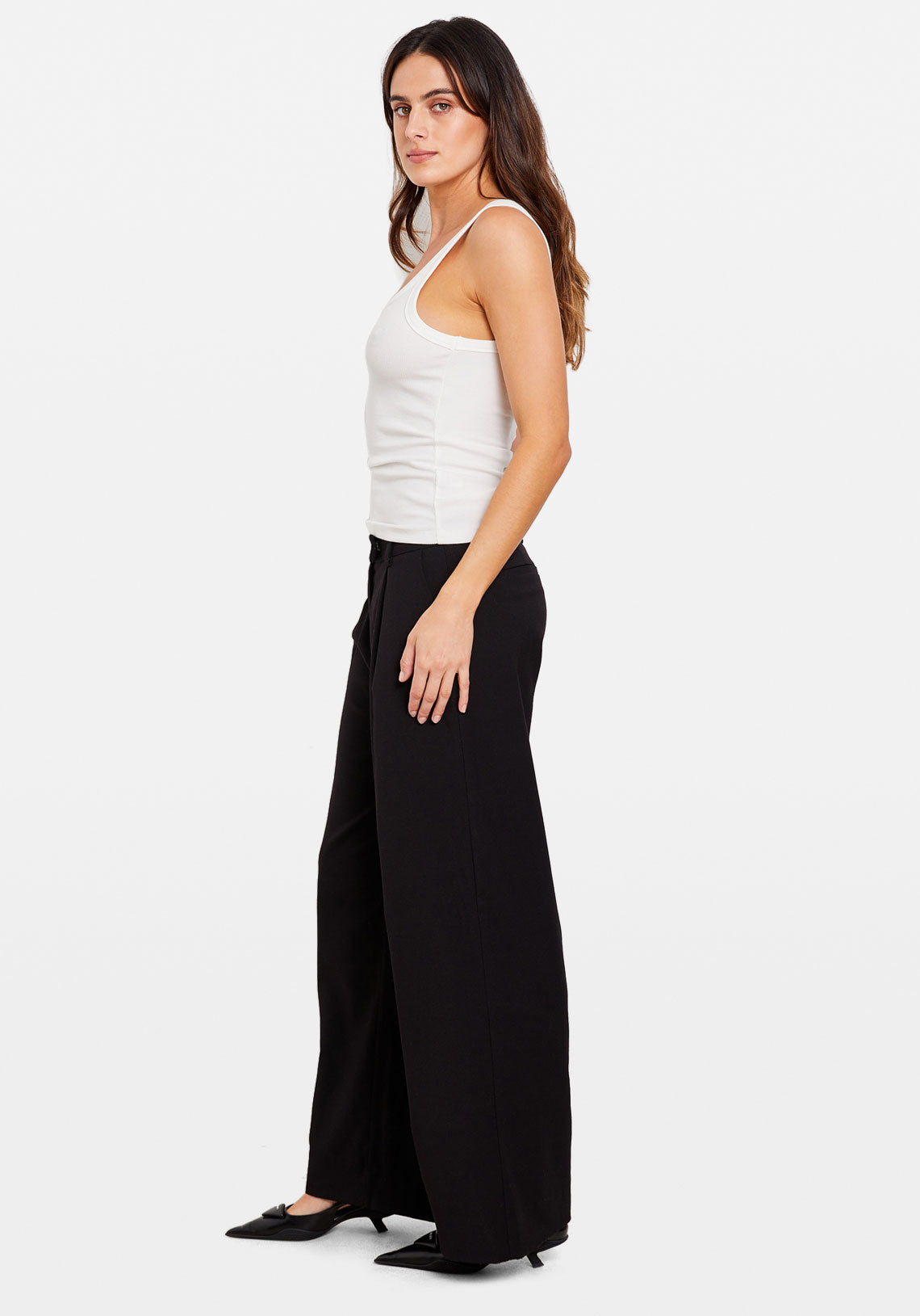 HARDWARE TANK WHITE