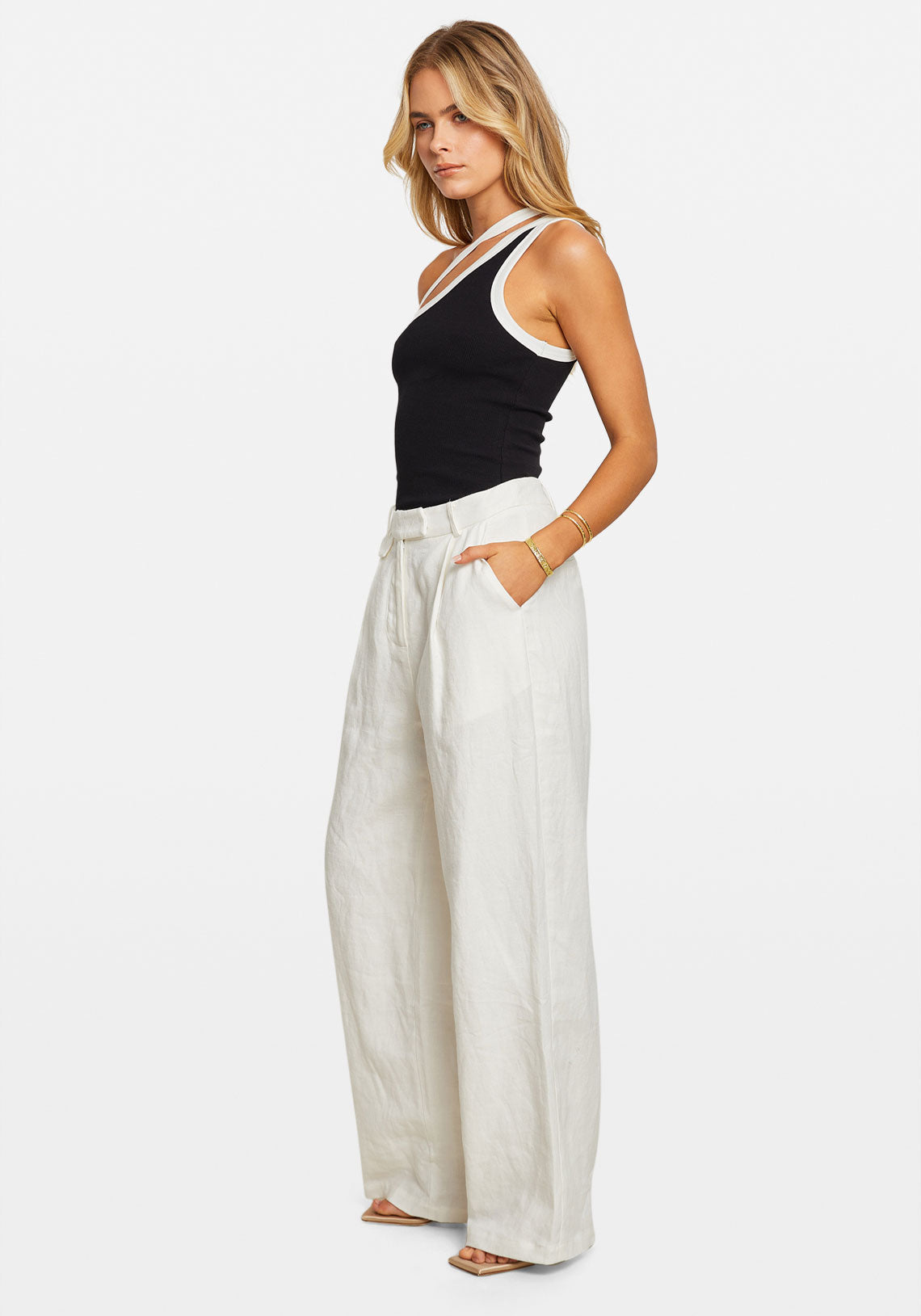 ONE SHOULDER STRAP TANK BLACK/WHITE