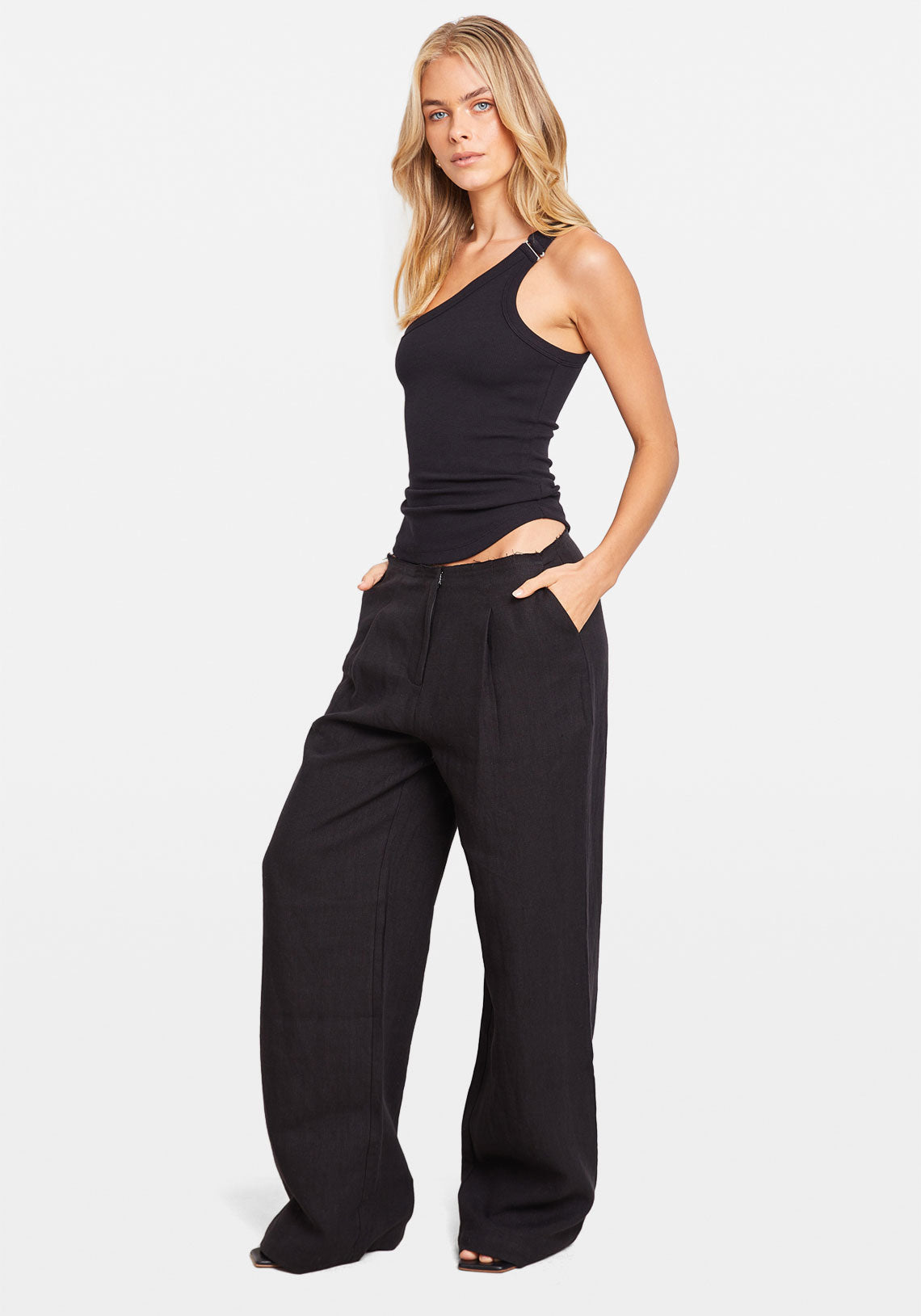 ONE SHOULDER HARDWARE TANK BLACK