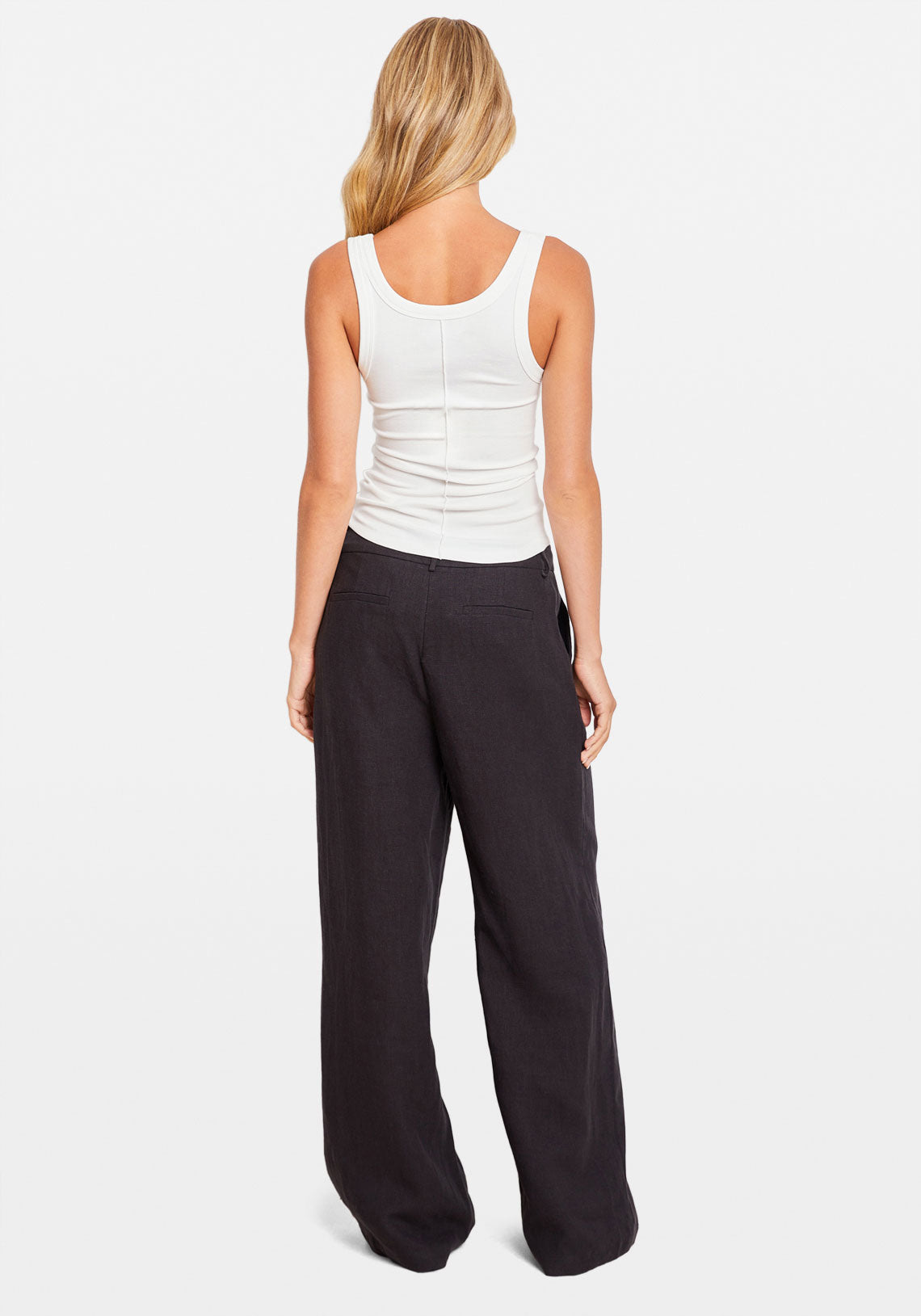 SCOOP TANK WHITE
